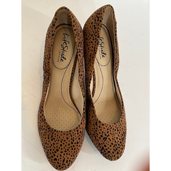 Women's LifeStride Parigi Leopard Animal Print 2.5 Inch High Heel Pump Size 8.5 - Picture 4 of 16
